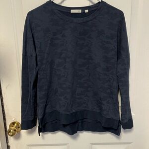 Tasc small Navy Camo Long Sleeve Shirt